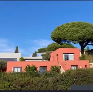 D'hotes Vue Mer A 2 Min A Pied Bed & Breakfast